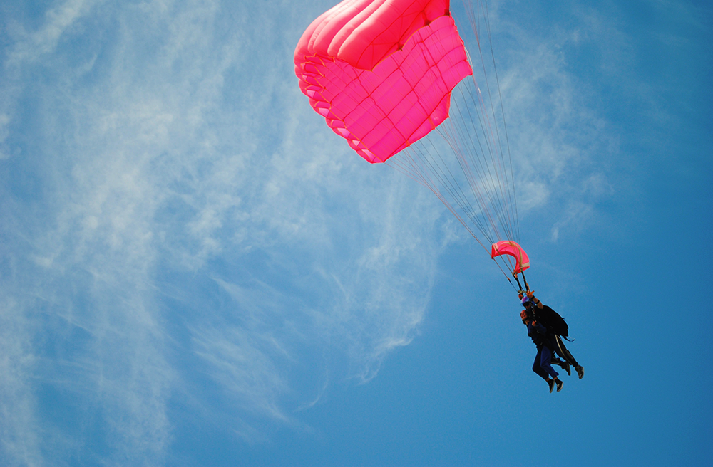 Salto de paraquedas duplo